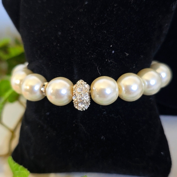 Elegant White Glass Pearl with Rhinestone Necklace Earrings and Bracelet Set - Picture 8 of 17